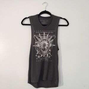 Grey muscle tee with white writing